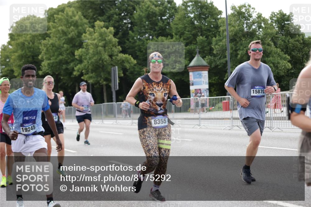 29.06.2025 - hella hamburg halbmarathon Jannik Wohlers http://msf.ph/oto/8175292 29.06.2025 10:22:20 Lombardsbrücke 1029, 2294, 2479, 2766, 2886, 3003, 3430, 3600, 3601, 5223, 5343, 5629, 5798, 6899, 7188, 7190, 7276, 7529, 7925, 8355, 8931, 9256, 9392, 10086, 10573, 10826, 10902, 11665, 12592, 13472, 13921, 13963, 14525, 14633, 14801, 14906, 15870, 16618, 16801 meine-sportfotos.de