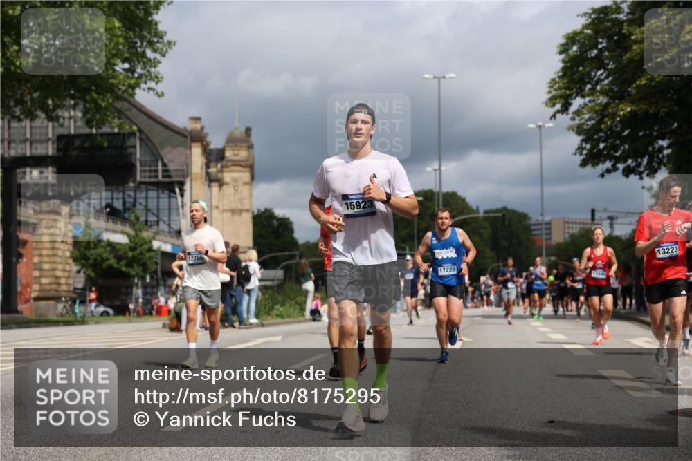 29.06.2025 - hella hamburg halbmarathon Yannick Fuchs http://msf.ph/oto/8175295 29.06.2025 10:41:42 20KM 51, 1012, 1460, 1592, 1604, 1613, 1696, 2274, 2284, 2839, 2864, 2869, 3976, 4093, 4377, 5022, 5650, 5889, 6134, 6168, 6203, 6716, 7962, 8564, 8693, 8852, 9051, 10122, 10423, 10969, 10988, 11021, 11283, 11518, 12679, 12706, 12724, 12870, 13223, 13672, 14730, 15350, 15451, 15923, 15973, 16089, 16175, 16819, 17172, 17229, 17451, 17743, 17846, 17915, 17979, 18104, 18297, 18356, 18856, 19127 meine-sportfotos.de
