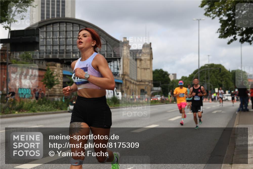 29.06.2025 - hella hamburg halbmarathon Yannick Fuchs http://msf.ph/oto/8175309 29.06.2025 10:26:55 20KM 1407, 1686, 1894, 3935, 4129, 4698, 5187, 7272, 7793, 10927, 11199, 11370, 16065, 16505 meine-sportfotos.de