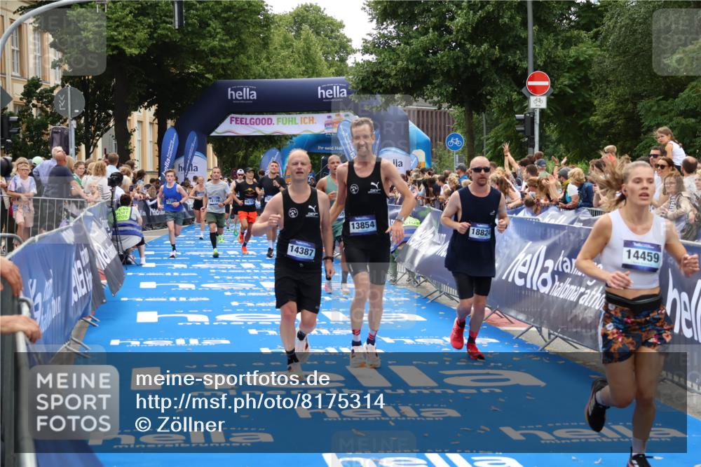 29.06.2025 - hella hamburg halbmarathon Zöllner http://msf.ph/oto/8175314 29.06.2025 10:37:27 Ziel 2767, 9017, 12739, 13372, 13854, 14387, 14459, 15888, 17306, 18159, 18723, 18824 meine-sportfotos.de