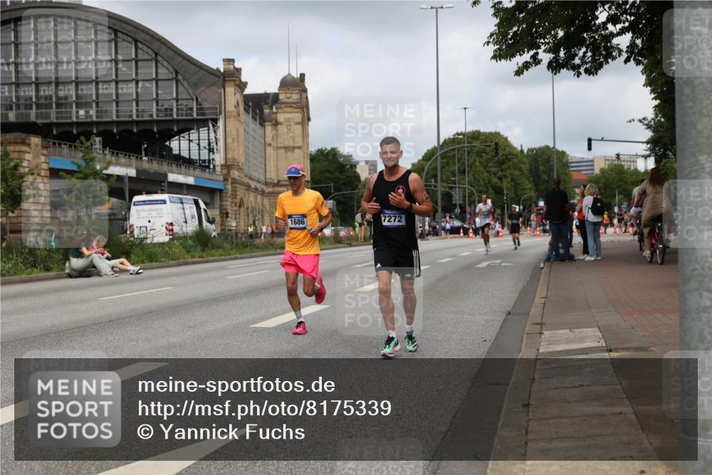 29.06.2025 - hella hamburg halbmarathon Yannick Fuchs http://msf.ph/oto/8175339 29.06.2025 10:26:56 20KM 1407, 1686, 1894, 3935, 4129, 4698, 5187, 7272, 7793, 10927, 11199, 11370, 16065, 16505 meine-sportfotos.de