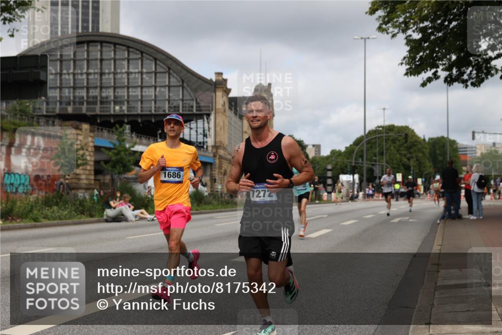 29.06.2025 - hella hamburg halbmarathon Yannick Fuchs http://msf.ph/oto/8175342 29.06.2025 10:26:57 20KM 1407, 1686, 1894, 3935, 4129, 4698, 5187, 5746, 7272, 7793, 10484, 10927, 11199, 11370, 15826, 16065, 16505 meine-sportfotos.de