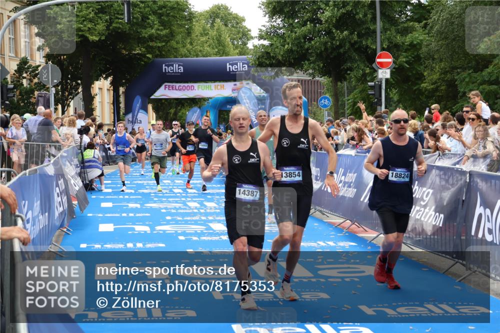 29.06.2025 - hella hamburg halbmarathon Zöllner http://msf.ph/oto/8175353 29.06.2025 10:37:28 Ziel 2767, 6047, 9017, 12739, 13372, 13854, 14387, 14459, 15888, 17306, 18159, 18723, 18824 meine-sportfotos.de