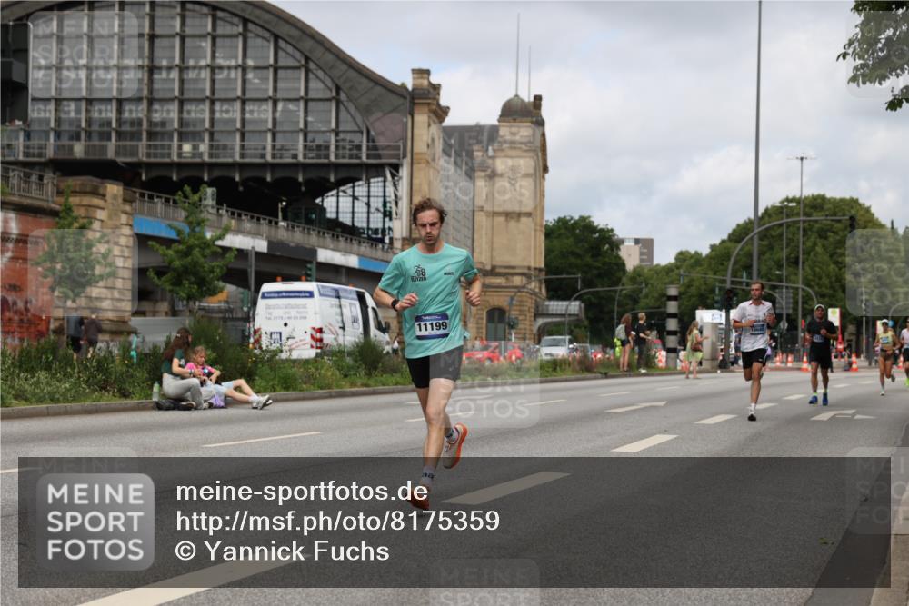 29.06.2025 - hella hamburg halbmarathon Yannick Fuchs http://msf.ph/oto/8175359 29.06.2025 10:26:59 20KM 1407, 1686, 1894, 3935, 4129, 4698, 5070, 5187, 5746, 7272, 7793, 8883, 10484, 10927, 11199, 11370, 15826, 16065, 16505 meine-sportfotos.de