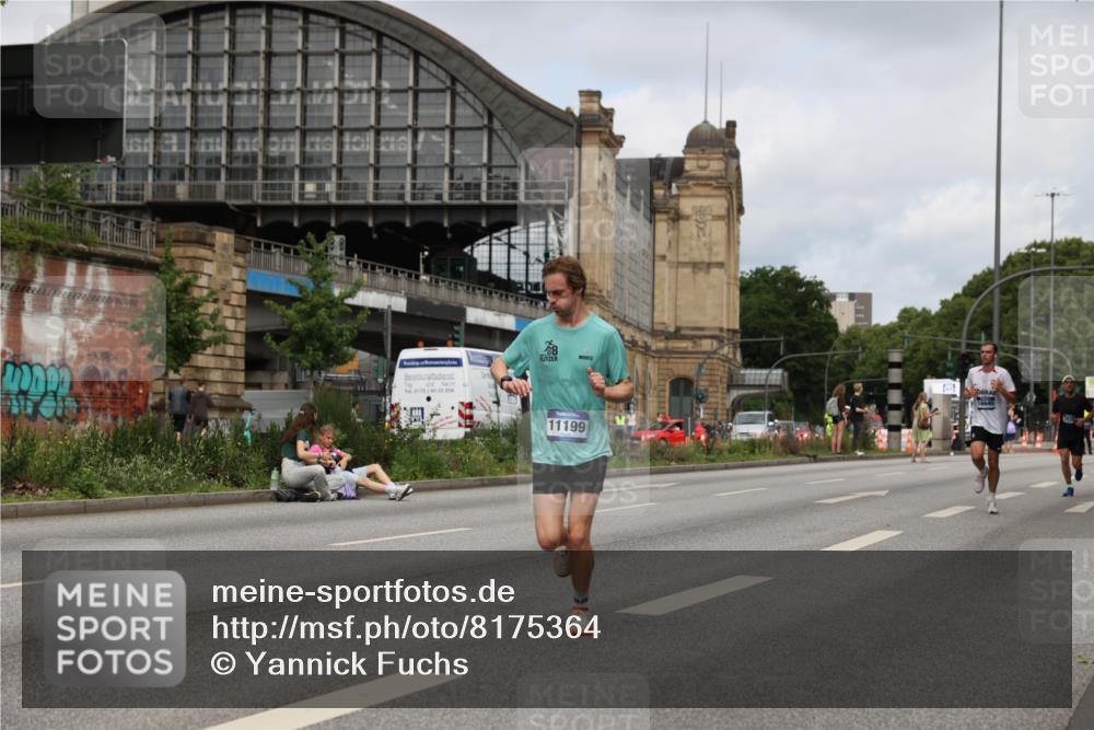 29.06.2025 - hella hamburg halbmarathon Yannick Fuchs http://msf.ph/oto/8175364 29.06.2025 10:26:59 20KM 1407, 1686, 1894, 3935, 4129, 4698, 5070, 5187, 5746, 7272, 7793, 8883, 10484, 10927, 11199, 11370, 15826, 16065, 16505 meine-sportfotos.de