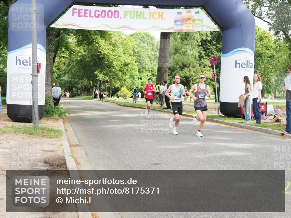 29.06.2025 - hella hamburg halbmarathon MichiJ http://msf.ph/oto/8175371 29.06.2025 10:15:59 Zwischen KM18-KM19 13346, 13780 meine-sportfotos.de