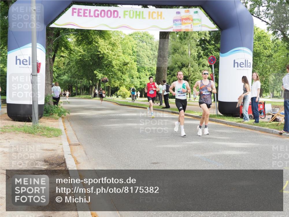 29.06.2025 - hella hamburg halbmarathon MichiJ http://msf.ph/oto/8175382 29.06.2025 10:15:59 Zwischen KM18-KM19 13346, 13780 meine-sportfotos.de
