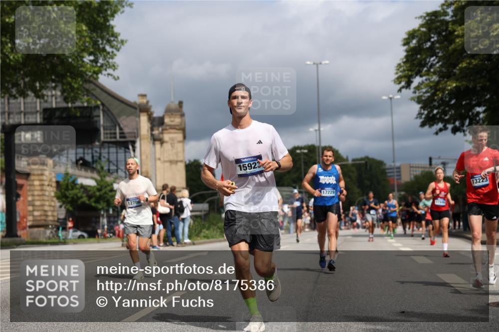 29.06.2025 - hella hamburg halbmarathon Yannick Fuchs http://msf.ph/oto/8175386 29.06.2025 10:41:42 20KM 51, 1012, 1460, 1592, 1604, 1613, 1696, 2274, 2284, 2839, 2864, 2869, 3976, 4093, 4377, 5022, 5650, 5889, 6134, 6168, 6203, 6716, 7962, 8564, 8693, 8852, 9051, 10122, 10423, 10969, 10988, 11021, 11283, 11518, 12679, 12706, 12724, 12870, 13223, 13672, 14730, 15350, 15451, 15923, 15973, 16089, 16175, 16819, 17172, 17229, 17451, 17743, 17846, 17915, 17979, 18104, 18297, 18356, 18856, 19127 meine-sportfotos.de