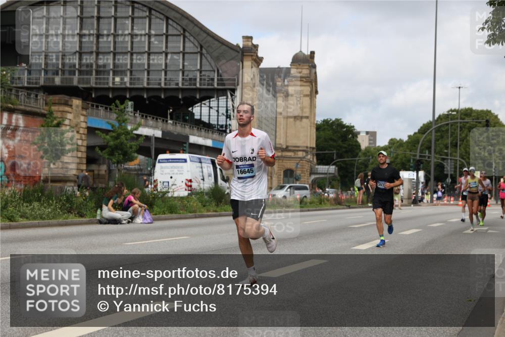 29.06.2025 - hella hamburg halbmarathon Yannick Fuchs http://msf.ph/oto/8175394 29.06.2025 10:27:02 20KM 1407, 1686, 1707, 1894, 3935, 4129, 5070, 5746, 7272, 7793, 8883, 9047, 10484, 10927, 11199, 11370, 11929, 14293, 15826, 16065, 16505, 16957 meine-sportfotos.de