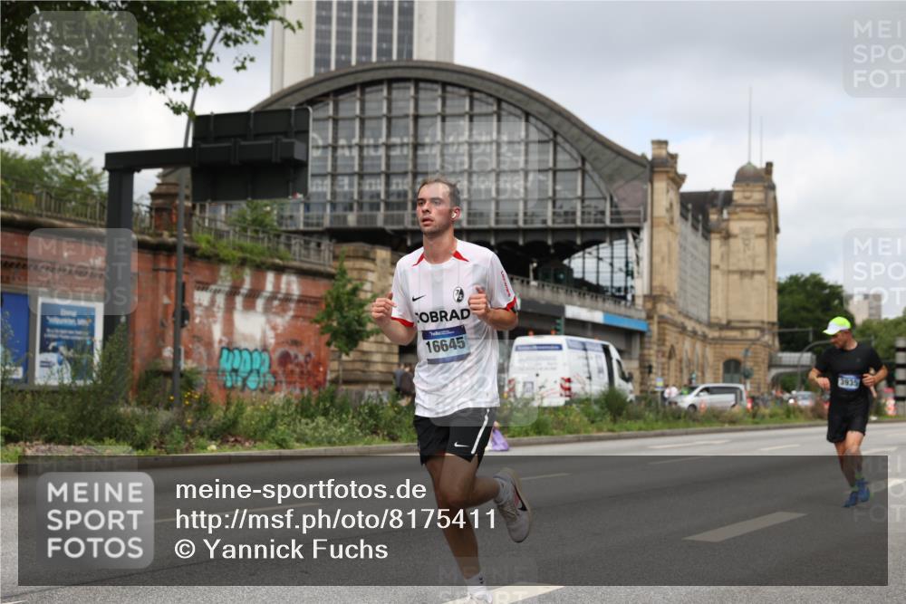 29.06.2025 - hella hamburg halbmarathon Yannick Fuchs http://msf.ph/oto/8175411 29.06.2025 10:27:03 20KM 1407, 1686, 1707, 1894, 3935, 4129, 5070, 5746, 7272, 7793, 7845, 8883, 9047, 10484, 10927, 11199, 11370, 11929, 14293, 15826, 16065, 16505, 16957, 18135 meine-sportfotos.de