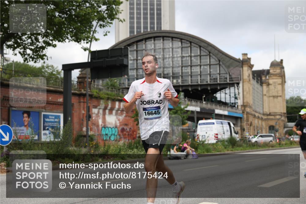 29.06.2025 - hella hamburg halbmarathon Yannick Fuchs http://msf.ph/oto/8175424 29.06.2025 10:27:03 20KM 1407, 1686, 1707, 1894, 3935, 4129, 5070, 5746, 7272, 7793, 7845, 8883, 9047, 10484, 10927, 11199, 11370, 11929, 14293, 15826, 16065, 16505, 16957, 18135 meine-sportfotos.de