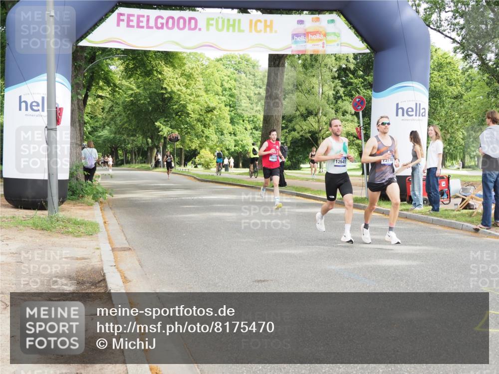 29.06.2025 - hella hamburg halbmarathon MichiJ http://msf.ph/oto/8175470 29.06.2025 10:16:00 Zwischen KM18-KM19 12641, 13346, 13780 meine-sportfotos.de