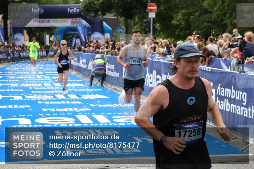 29.06.2025 - hella hamburg halbmarathon Zöllner http://msf.ph/oto/8175477 29.06.2025 10:25:59 Ziel 9767, 10468, 17258, 18692 meine-sportfotos.de