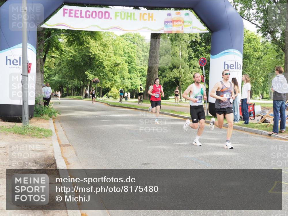 29.06.2025 - hella hamburg halbmarathon MichiJ http://msf.ph/oto/8175480 29.06.2025 10:16:00 Zwischen KM18-KM19 12641, 13346, 13780 meine-sportfotos.de