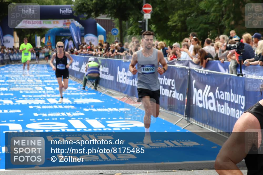29.06.2025 - hella hamburg halbmarathon Zöllner http://msf.ph/oto/8175485 29.06.2025 10:25:59 Ziel 9767, 10468, 17258, 18692 meine-sportfotos.de