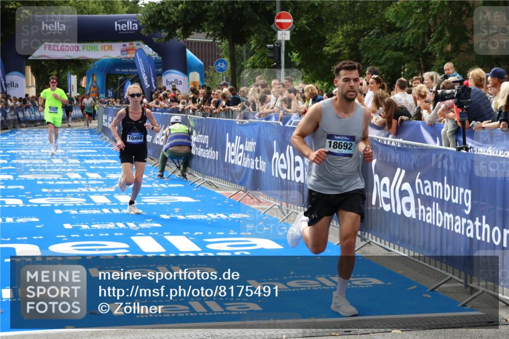 29.06.2025 - hella hamburg halbmarathon Zöllner http://msf.ph/oto/8175491 29.06.2025 10:26:00 Ziel 9767, 10468, 18692 meine-sportfotos.de