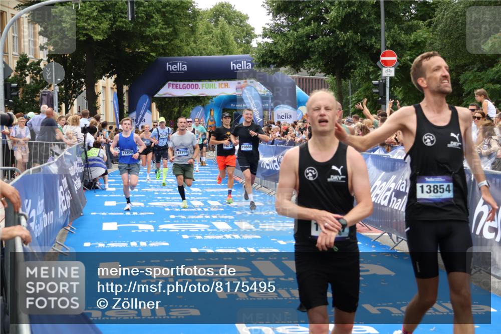 29.06.2025 - hella hamburg halbmarathon Zöllner http://msf.ph/oto/8175495 29.06.2025 10:37:29 Ziel 2767, 5042, 6047, 9017, 9914, 12739, 13372, 13854, 14387, 15888, 17306, 18159, 18723, 18824 meine-sportfotos.de