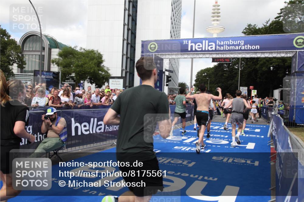 29.06.2025 - hella hamburg halbmarathon Michael Strokosch http://msf.ph/oto/8175561 29.06.2025 11:45:44 Ziel 2134, 4325, 4972, 5059, 7983, 11332, 11801, 11831, 12654, 12687, 12688, 13806, 13830, 14405, 14856, 15543, 15688, 15933, 16390, 16552 meine-sportfotos.de