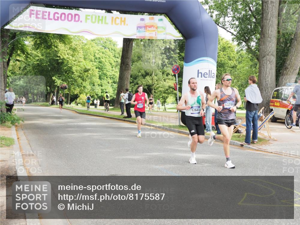 29.06.2025 - hella hamburg halbmarathon MichiJ http://msf.ph/oto/8175587 29.06.2025 10:16:00 Zwischen KM18-KM19 12641, 13346, 13780 meine-sportfotos.de