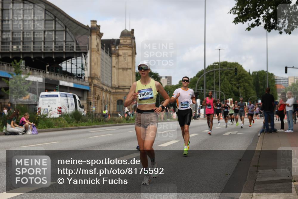 29.06.2025 - hella hamburg halbmarathon Yannick Fuchs http://msf.ph/oto/8175592 29.06.2025 10:27:07 20KM 1407, 1686, 1707, 1894, 3935, 5070, 5746, 7272, 7845, 7965, 8883, 9047, 10484, 10876, 10927, 11150, 11199, 11370, 11929, 14293, 15826, 16065, 16505, 16957, 18135, 18563 meine-sportfotos.de