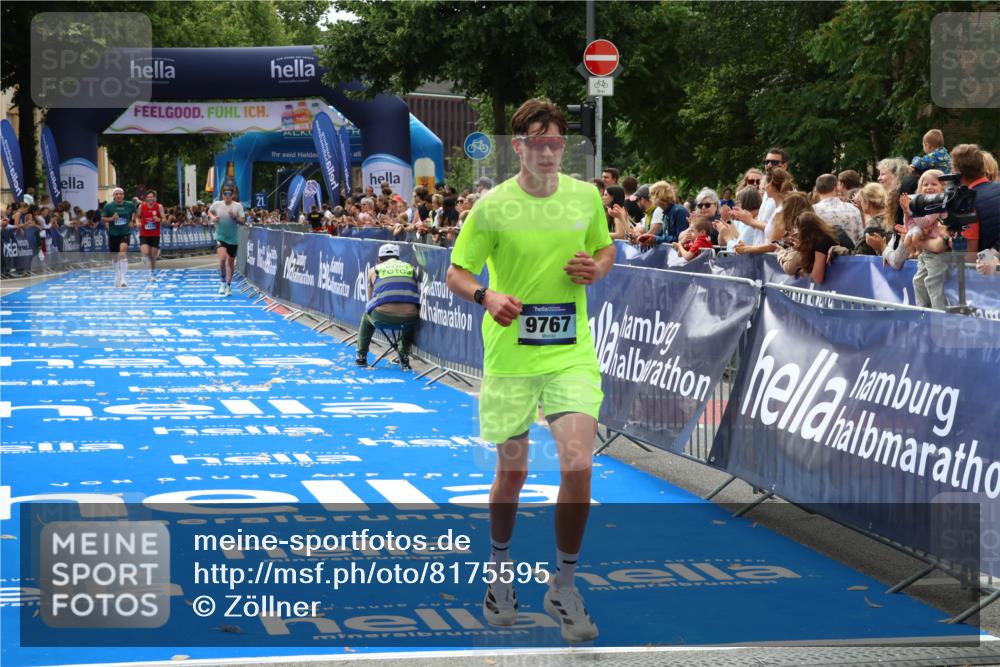 29.06.2025 - hella hamburg halbmarathon Zöllner http://msf.ph/oto/8175595 29.06.2025 10:26:04 Ziel 9767, 13779, 17003 meine-sportfotos.de