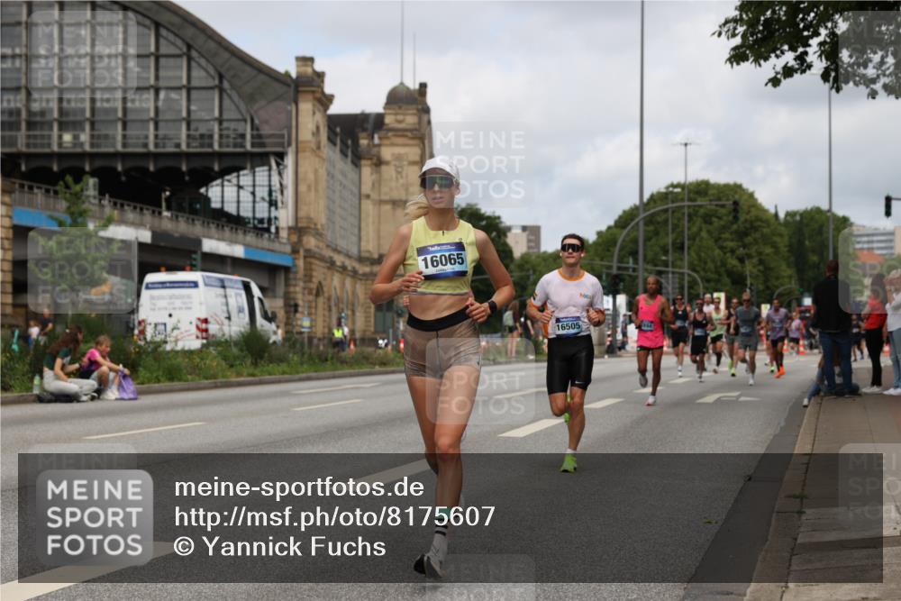 29.06.2025 - hella hamburg halbmarathon Yannick Fuchs http://msf.ph/oto/8175607 29.06.2025 10:27:08 20KM 1407, 1686, 1707, 1894, 3935, 5070, 5746, 7272, 7845, 7965, 8883, 9047, 10484, 10876, 10927, 11150, 11199, 11370, 11929, 14293, 15826, 16065, 16505, 16957, 18135, 18562, 18563 meine-sportfotos.de