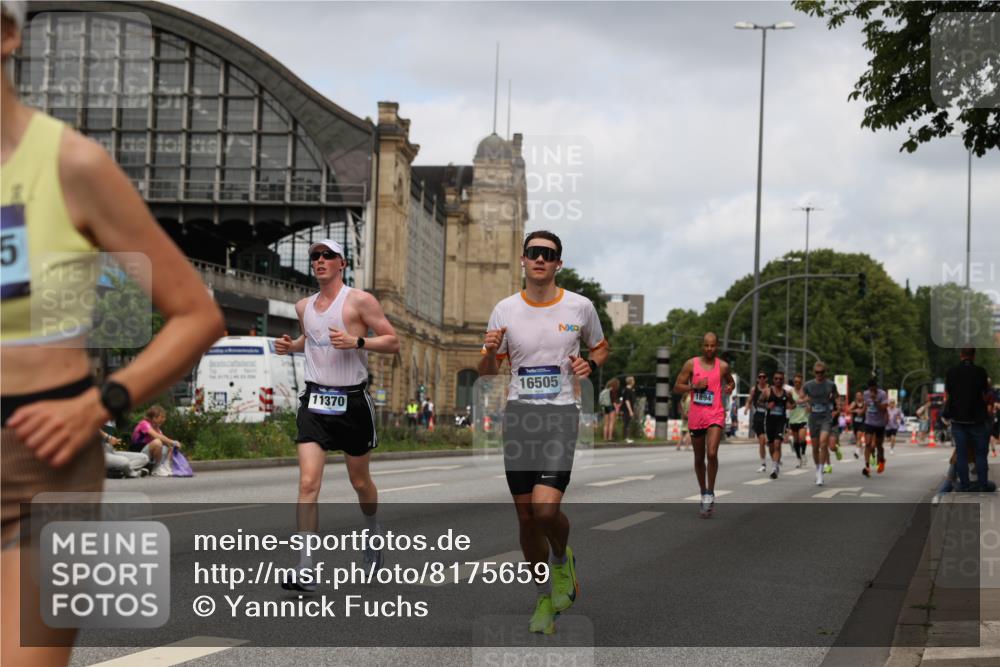 29.06.2025 - hella hamburg halbmarathon Yannick Fuchs http://msf.ph/oto/8175659 29.06.2025 10:27:09 20KM 1407, 1707, 1894, 3935, 5070, 5746, 7845, 7965, 8883, 9047, 10484, 10876, 10927, 11150, 11199, 11370, 11929, 14293, 15826, 16065, 16505, 16957, 18135, 18562, 18563 meine-sportfotos.de