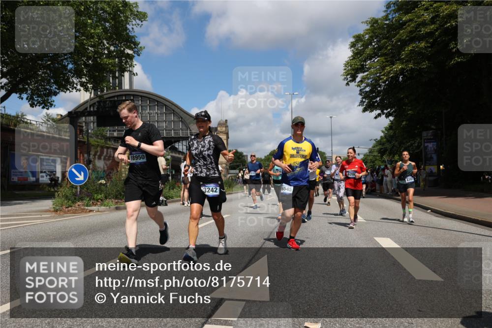29.06.2025 - hella hamburg halbmarathon Yannick Fuchs http://msf.ph/oto/8175714 29.06.2025 11:38:26 20KM 1008, 1010, 1291, 1578, 1879, 2069, 2113, 2552, 3242, 3293, 4412, 4627, 4700, 4972, 5001, 5240, 5300, 5355, 5370, 5875, 5901, 6200, 6259, 6673, 6917, 7205, 7206, 7350, 7566, 7777, 7844, 8582, 8615, 9811, 10123, 10322, 10617, 10940, 11801, 11831, 11982, 12010, 12254, 12444, 12969, 13442, 13902, 14130, 14163, 14776, 14856, 15380, 15588, 15715, 15732, 15755, 15953, 16002, 16360, 16545, 17116, 17355, 17936, 17943, 18353, 18482, 18888, 18950 meine-sportfotos.de
