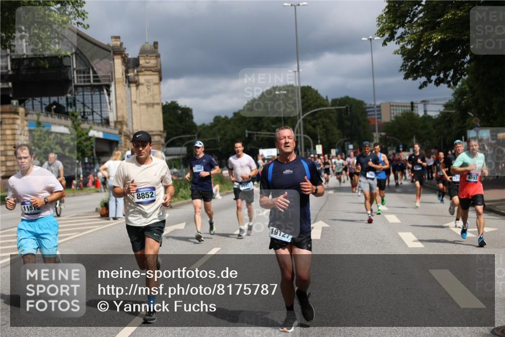 29.06.2025 - hella hamburg halbmarathon Yannick Fuchs http://msf.ph/oto/8175787 29.06.2025 10:41:45 20KM 51, 1460, 1592, 1604, 1613, 1696, 2274, 2284, 2839, 2864, 2869, 2953, 3976, 4093, 4377, 4528, 5022, 5650, 5889, 6009, 6134, 6168, 6716, 7962, 8693, 8852, 9051, 10122, 10969, 10988, 11021, 11283, 11518, 12679, 12706, 12724, 12870, 13223, 13672, 14730, 15350, 15451, 15478, 15479, 15923, 15973, 16819, 17172, 17229, 17451, 17743, 17846, 17915, 17979, 18104, 18856, 19127 meine-sportfotos.de