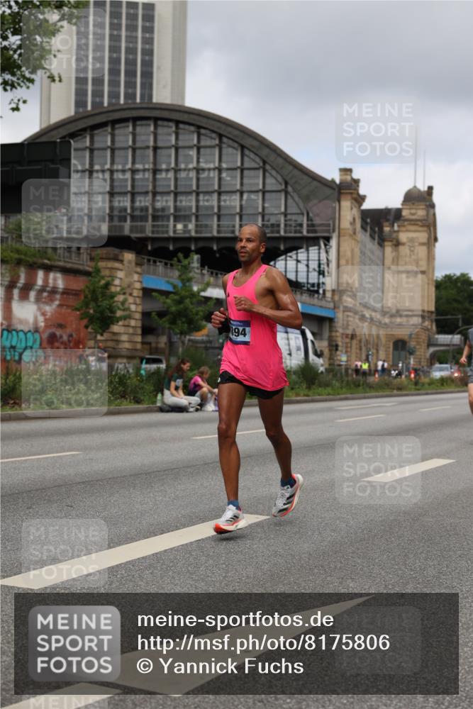 29.06.2025 - hella hamburg halbmarathon Yannick Fuchs http://msf.ph/oto/8175806 29.06.2025 10:27:12 20KM 1407, 1707, 1894, 3935, 5070, 5746, 7845, 7965, 8883, 9047, 10484, 10876, 10927, 11150, 11169, 11370, 11929, 14293, 15826, 16065, 16505, 16957, 18135, 18562, 18563 meine-sportfotos.de