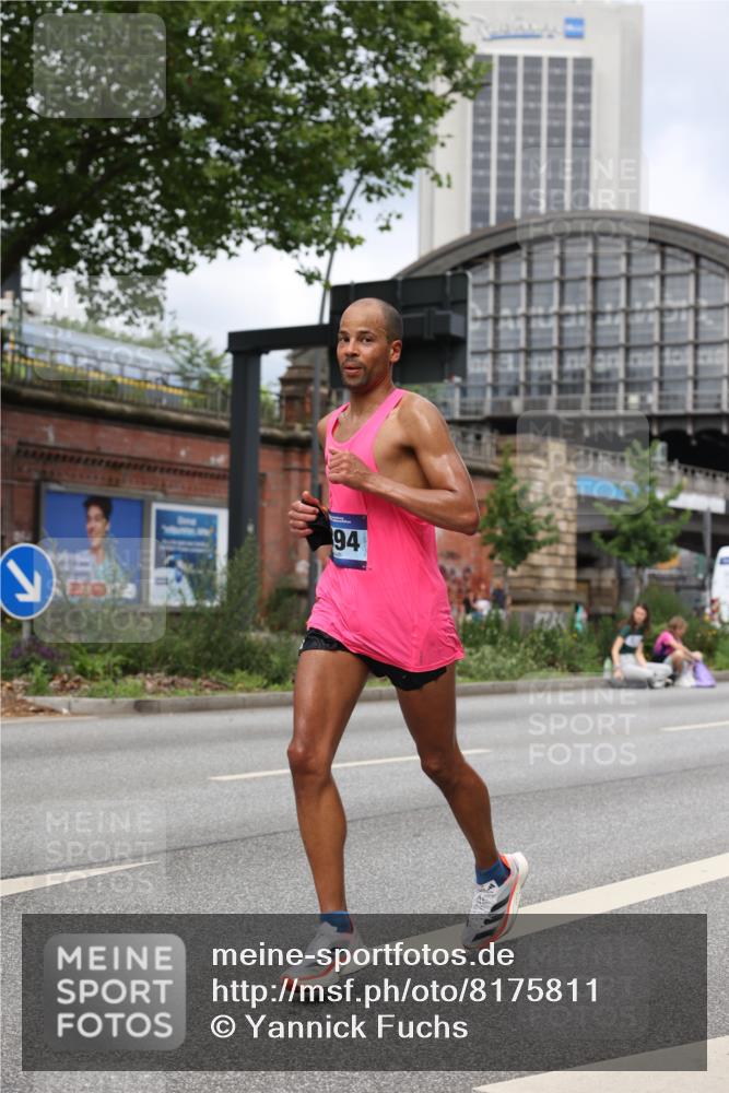 29.06.2025 - hella hamburg halbmarathon Yannick Fuchs http://msf.ph/oto/8175811 29.06.2025 10:27:13 20KM 1407, 1707, 1894, 3935, 5070, 5746, 6358, 7845, 7965, 8883, 9047, 10484, 10876, 10927, 11150, 11169, 11370, 11929, 14293, 15826, 16065, 16505, 16957, 18135, 18562, 18563 meine-sportfotos.de
