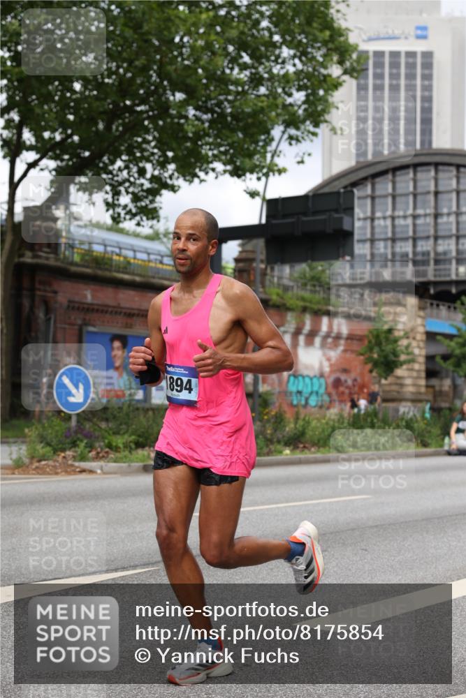 29.06.2025 - hella hamburg halbmarathon Yannick Fuchs http://msf.ph/oto/8175854 29.06.2025 10:27:13 20KM 1407, 1707, 1894, 3935, 5070, 5746, 6358, 7845, 7965, 8883, 9047, 10484, 10876, 10927, 11150, 11169, 11370, 11929, 14293, 15826, 16065, 16505, 16957, 18135, 18562, 18563 meine-sportfotos.de