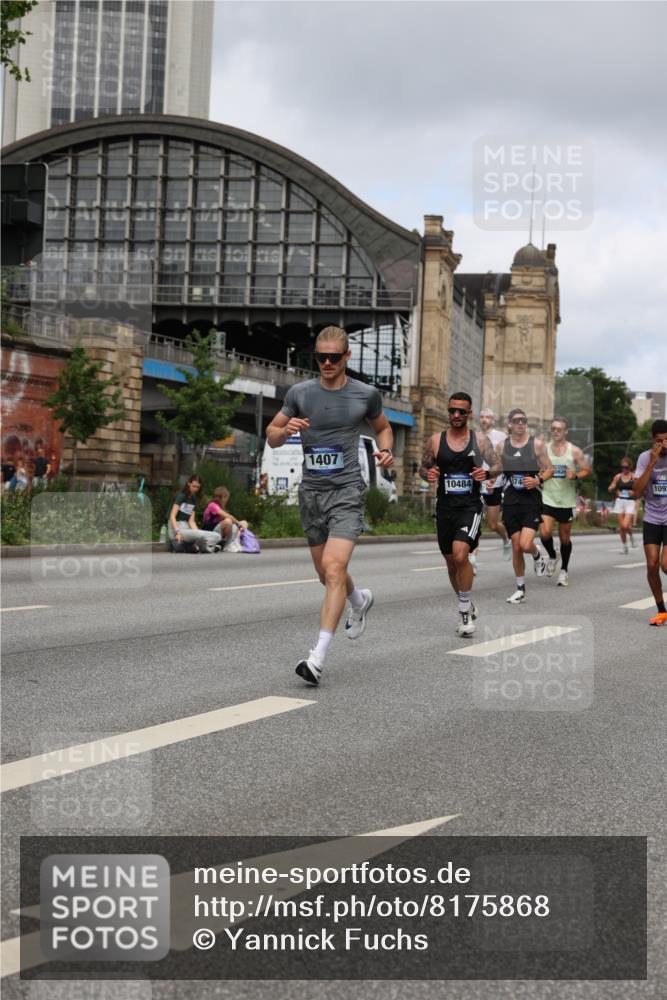 29.06.2025 - hella hamburg halbmarathon Yannick Fuchs http://msf.ph/oto/8175868 29.06.2025 10:27:14 20KM 1407, 1707, 1894, 3935, 5070, 5746, 6358, 7845, 7965, 8883, 9047, 10484, 10876, 10927, 11150, 11169, 11370, 11929, 14293, 15826, 16065, 16505, 16957, 18135, 18562, 18563 meine-sportfotos.de