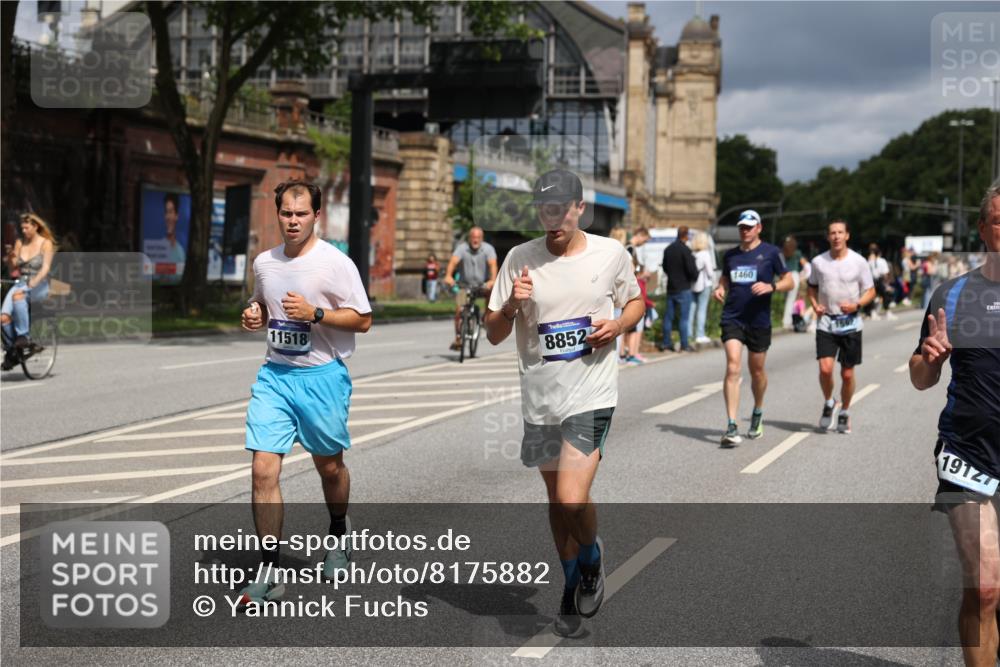 29.06.2025 - hella hamburg halbmarathon Yannick Fuchs http://msf.ph/oto/8175882 29.06.2025 10:41:46 20KM 51, 1460, 1592, 1604, 1613, 1696, 2274, 2284, 2839, 2864, 2869, 2953, 3976, 4093, 4377, 4528, 5022, 5650, 5889, 6009, 6134, 6168, 6716, 7962, 8693, 8852, 10122, 10969, 10988, 11021, 11283, 11518, 12679, 12706, 12724, 12870, 13223, 13672, 14730, 15350, 15451, 15478, 15479, 15923, 15973, 17172, 17229, 17451, 17743, 17846, 17915, 17979, 18104, 18856, 19127 meine-sportfotos.de