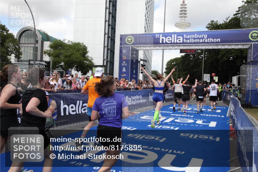 29.06.2025 - hella hamburg halbmarathon Michael Strokosch http://msf.ph/oto/8175895 29.06.2025 11:45:58 Ziel 1618, 2491, 2976, 3216, 5355, 5875, 6379, 6680, 7073, 8560, 10644, 13877, 13902, 14776, 15318, 16002, 16258, 16297, 16360, 17122, 18280 meine-sportfotos.de