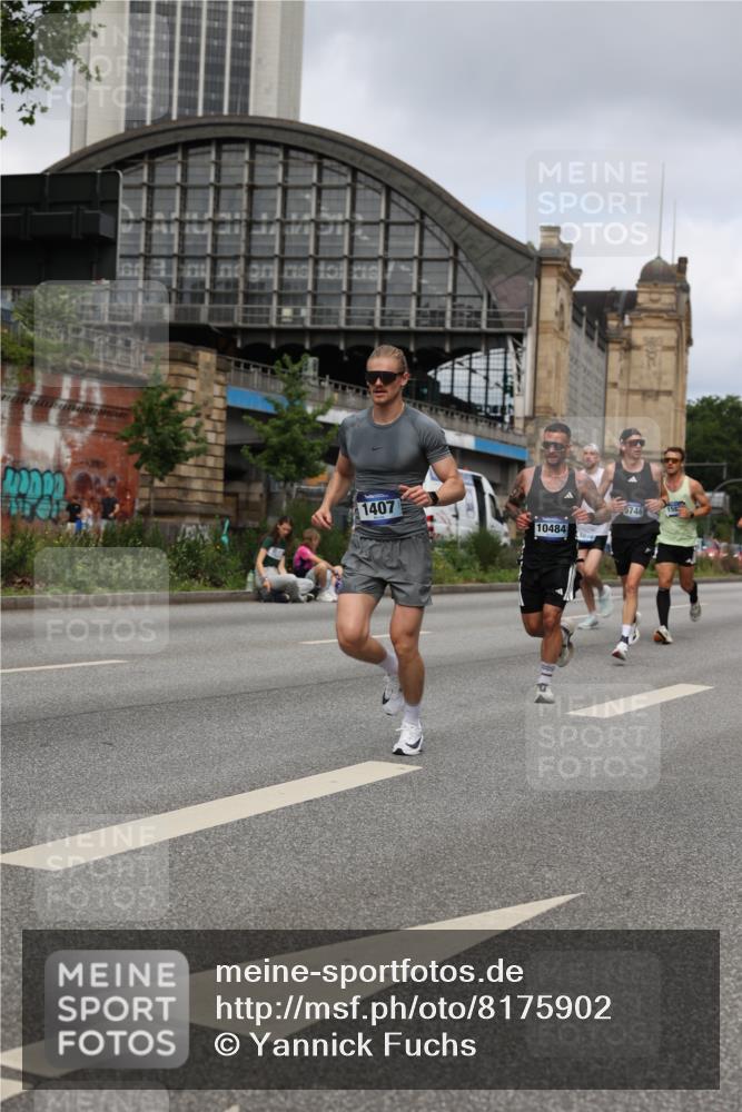 29.06.2025 - hella hamburg halbmarathon Yannick Fuchs http://msf.ph/oto/8175902 29.06.2025 10:27:14 20KM 1407, 1707, 1894, 3935, 5070, 5746, 6358, 7845, 7965, 8883, 9047, 10484, 10876, 10927, 11150, 11169, 11370, 11929, 14293, 15826, 16065, 16505, 16957, 18135, 18562, 18563 meine-sportfotos.de