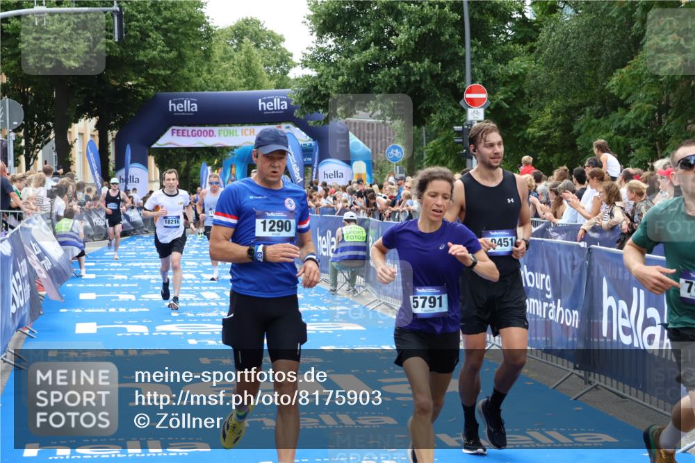 29.06.2025 - hella hamburg halbmarathon Zöllner http://msf.ph/oto/8175903 29.06.2025 10:37:40 Ziel 1290, 5791, 7831, 10451, 10922, 11106, 14934, 18193, 18216 meine-sportfotos.de