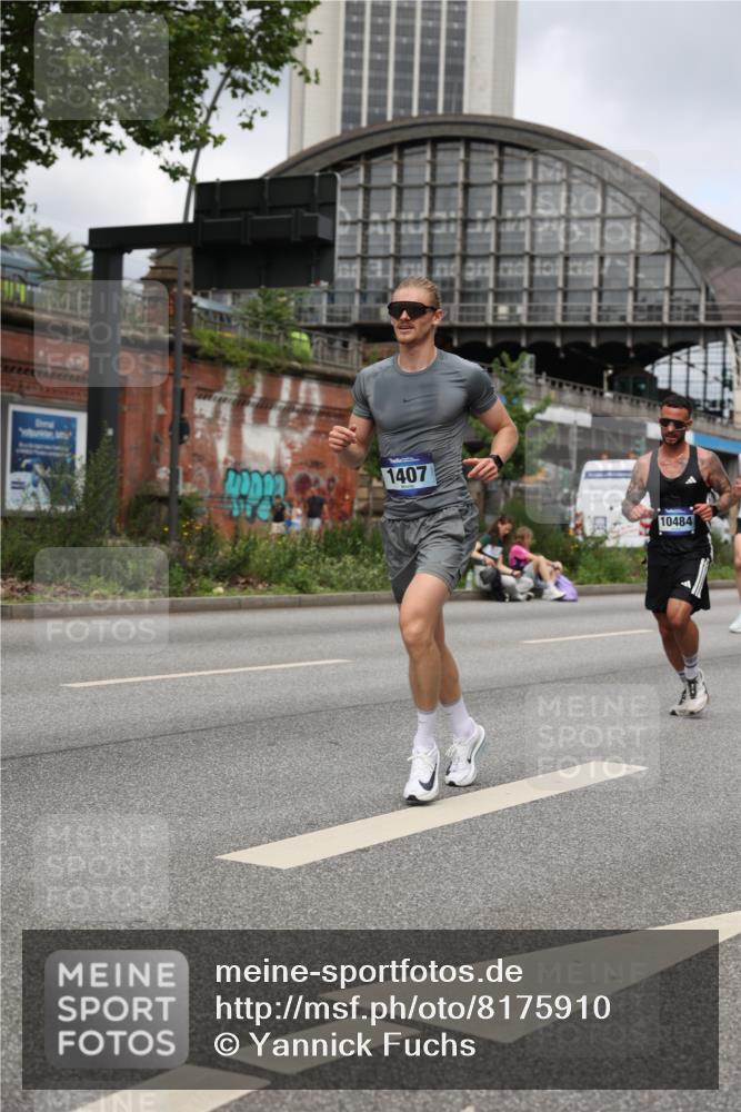29.06.2025 - hella hamburg halbmarathon Yannick Fuchs http://msf.ph/oto/8175910 29.06.2025 10:27:14 20KM 1407, 1707, 1894, 3935, 5070, 5746, 6358, 7845, 7965, 8883, 9047, 10484, 10876, 10927, 11150, 11169, 11370, 11929, 14293, 15826, 16065, 16505, 16957, 18135, 18562, 18563 meine-sportfotos.de