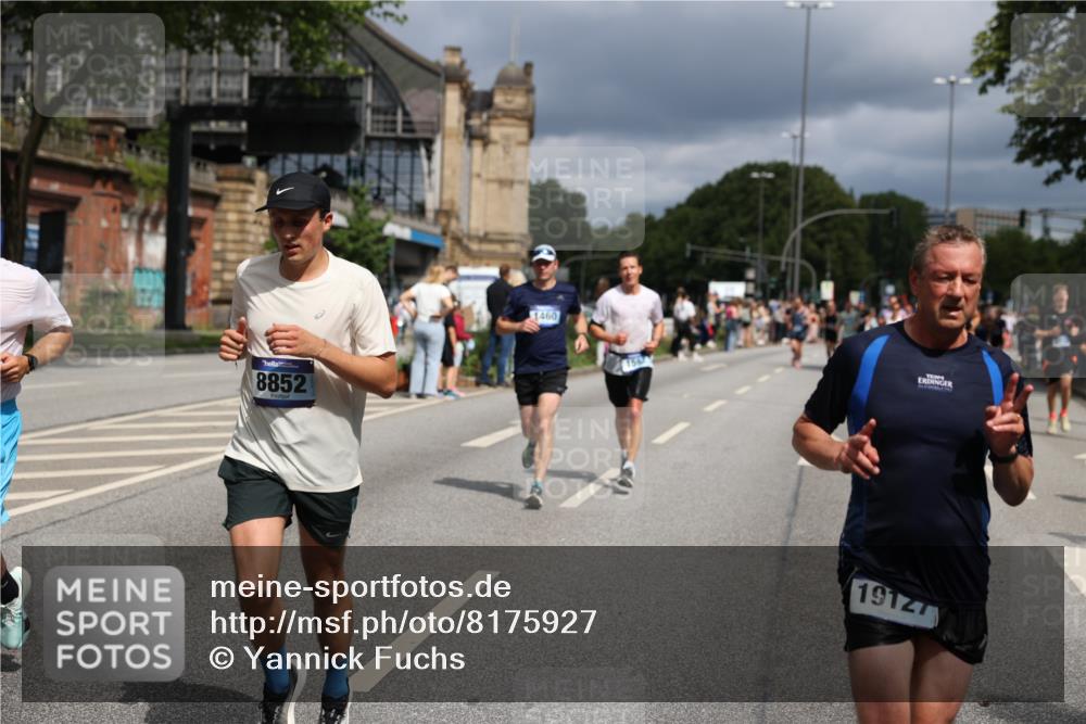 29.06.2025 - hella hamburg halbmarathon Yannick Fuchs http://msf.ph/oto/8175927 29.06.2025 10:41:46 20KM 51, 1460, 1592, 1604, 1613, 1696, 2274, 2284, 2839, 2864, 2869, 2953, 3976, 4093, 4377, 4528, 5022, 5650, 5889, 6009, 6134, 6168, 6716, 7962, 8693, 8852, 10122, 10969, 10988, 11021, 11283, 11518, 12679, 12706, 12724, 12870, 13223, 13672, 14730, 15350, 15451, 15478, 15479, 15923, 15973, 17172, 17229, 17451, 17743, 17846, 17915, 17979, 18104, 18856, 19127 meine-sportfotos.de