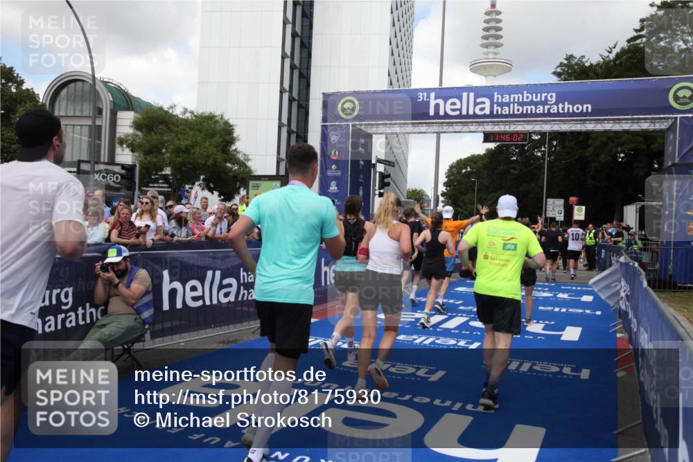 29.06.2025 - hella hamburg halbmarathon Michael Strokosch http://msf.ph/oto/8175930 29.06.2025 11:46:00 Ziel 1618, 2491, 2976, 3216, 5875, 6200, 6379, 8560, 8674, 10001, 10644, 11244, 13877, 14776, 16002, 16258, 16297, 16360, 16632, 18280 meine-sportfotos.de