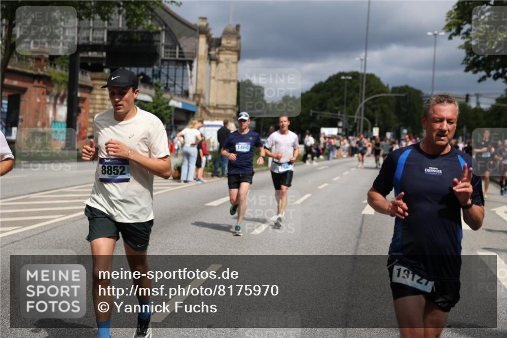 29.06.2025 - hella hamburg halbmarathon Yannick Fuchs http://msf.ph/oto/8175970 29.06.2025 10:41:47 20KM 51, 1460, 1592, 1604, 1613, 1696, 2274, 2284, 2839, 2864, 2869, 2953, 3976, 4093, 4377, 4528, 5022, 5650, 5889, 6009, 6134, 6168, 6716, 7962, 8693, 8852, 10122, 10969, 10988, 11021, 11283, 11518, 12679, 12706, 12724, 12870, 13223, 13672, 14730, 15350, 15451, 15478, 15479, 15923, 15973, 17172, 17229, 17451, 17743, 17846, 17905, 17915, 17979, 18104, 18856, 19127 meine-sportfotos.de