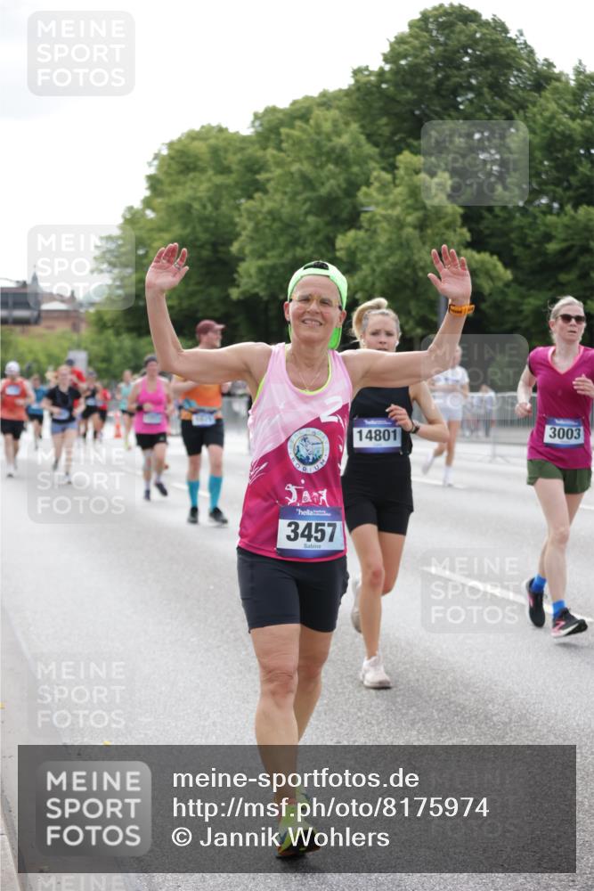 29.06.2025 - hella hamburg halbmarathon Jannik Wohlers http://msf.ph/oto/8175974 29.06.2025 10:22:23 Lombardsbrücke 1029, 2294, 2479, 2766, 3003, 3600, 3601, 5223, 5343, 5629, 5798, 7188, 7190, 7266, 7276, 7529, 7925, 8355, 9256, 9392, 10086, 10826, 10902, 11665, 12190, 12592, 13921, 14525, 14633, 14801, 15469, 15870, 16618, 16801 meine-sportfotos.de