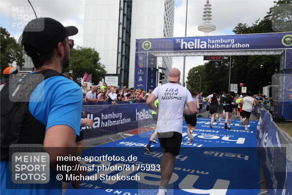 29.06.2025 - hella hamburg halbmarathon Michael Strokosch http://msf.ph/oto/8175993 29.06.2025 11:46:06 Ziel 2113, 2552, 2976, 3216, 3242, 6124, 6161, 6200, 7585, 8674, 8811, 10001, 11244, 13456, 13773, 15551, 15588, 15762, 16632, 16837, 18482 meine-sportfotos.de