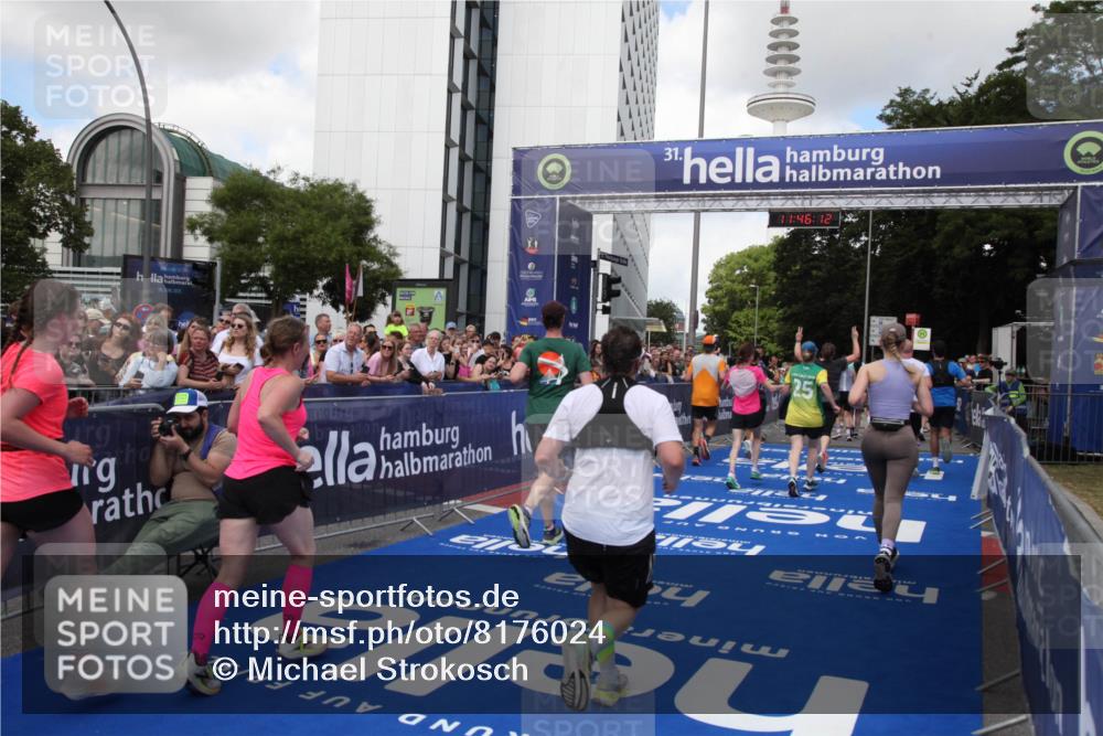 29.06.2025 - hella hamburg halbmarathon Michael Strokosch http://msf.ph/oto/8176024 29.06.2025 11:46:10 Ziel 1230, 2113, 2552, 2974, 3242, 3808, 6124, 6161, 7108, 7585, 8615, 8811, 13442, 13456, 13773, 15551, 15588, 15732, 15762, 15833, 16837, 16953, 18482, 19168 meine-sportfotos.de
