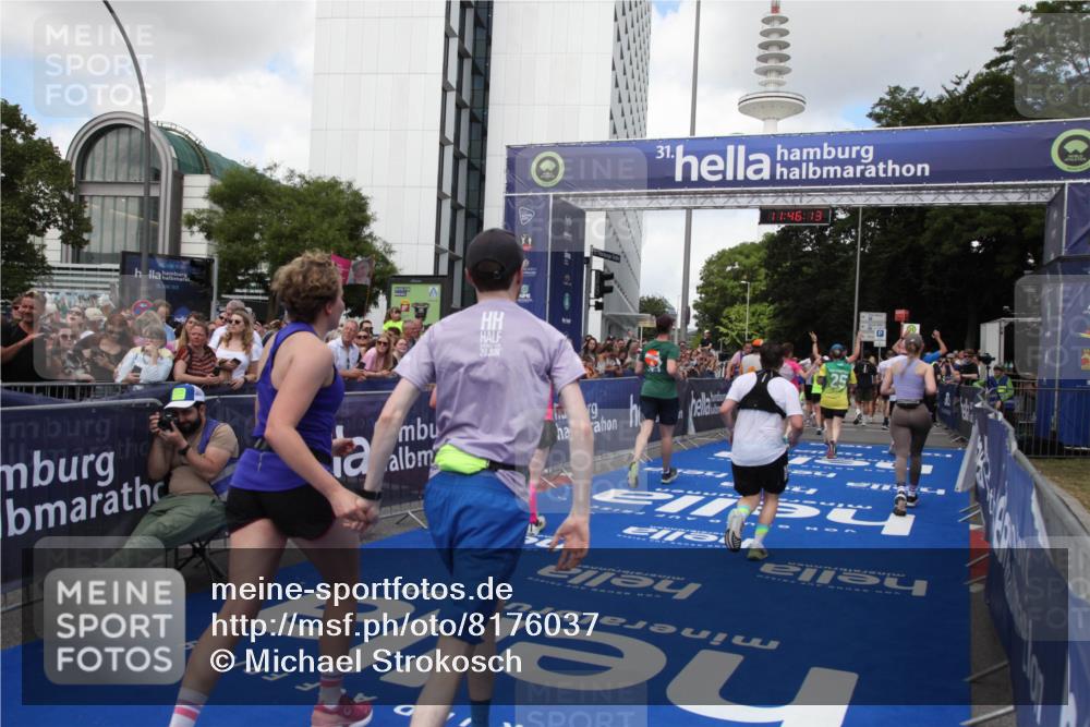 29.06.2025 - hella hamburg halbmarathon Michael Strokosch http://msf.ph/oto/8176037 29.06.2025 11:46:11 Ziel 1230, 2113, 2552, 2974, 3242, 3808, 6124, 6161, 7108, 7585, 8615, 8811, 13442, 13456, 14130, 15551, 15588, 15732, 15762, 15833, 16953, 18482, 19168 meine-sportfotos.de