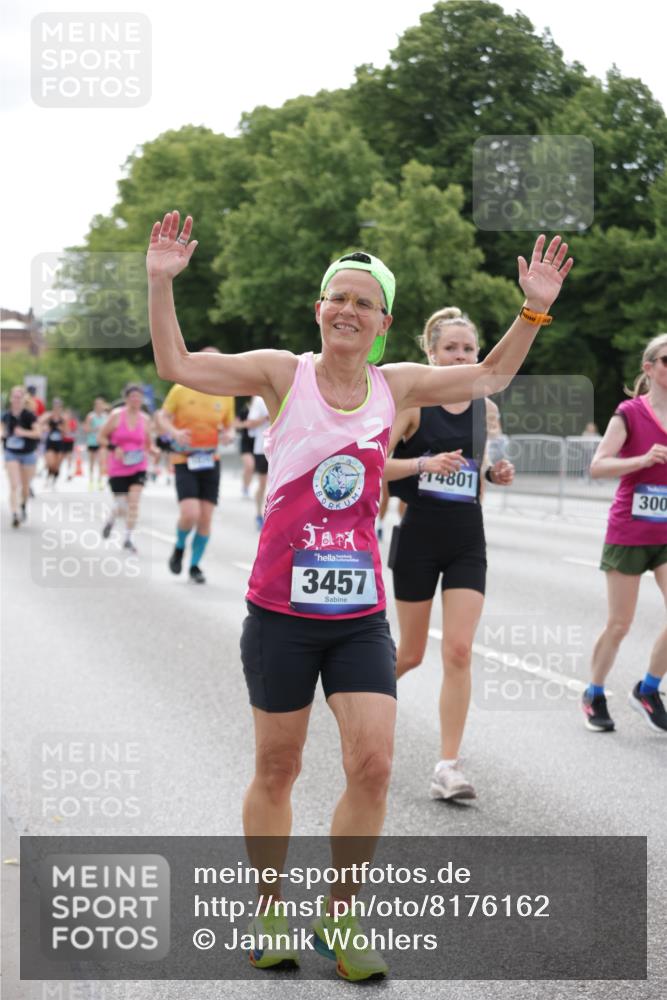 29.06.2025 - hella hamburg halbmarathon Jannik Wohlers http://msf.ph/oto/8176162 29.06.2025 10:22:23 Lombardsbrücke 1029, 2294, 2479, 2766, 3003, 3600, 3601, 5223, 5343, 5629, 5798, 7188, 7190, 7266, 7276, 7529, 7925, 8355, 9256, 9392, 10086, 10826, 10902, 11665, 12190, 12592, 13921, 14525, 14633, 14801, 15469, 15870, 16618, 16801 meine-sportfotos.de