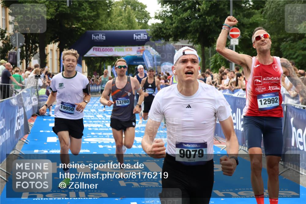 29.06.2025 - hella hamburg halbmarathon Zöllner http://msf.ph/oto/8176219 29.06.2025 10:27:05 Ziel 9079, 12641, 12992, 13780, 13956, 14828, 15671, 19050 meine-sportfotos.de
