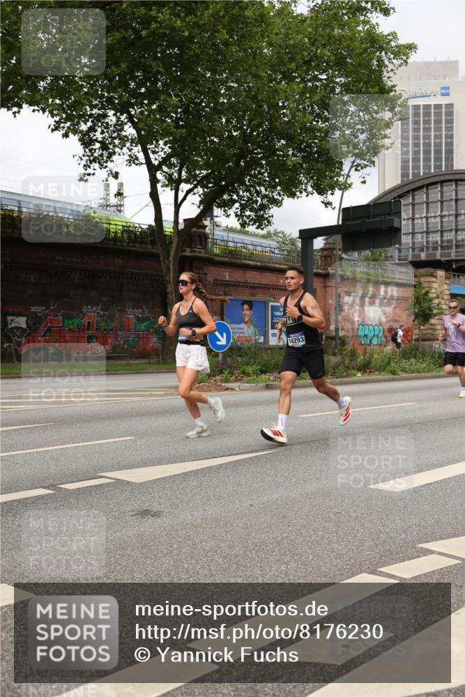 29.06.2025 - hella hamburg halbmarathon Yannick Fuchs http://msf.ph/oto/8176230 29.06.2025 10:27:21 20KM 1407, 1707, 1894, 1990, 5070, 5746, 6358, 7845, 7965, 8062, 8883, 9047, 10484, 10876, 10927, 11150, 11169, 11877, 11929, 13199, 13961, 14293, 15054, 15826, 16425, 16619, 16957, 18135, 18562, 18563 meine-sportfotos.de