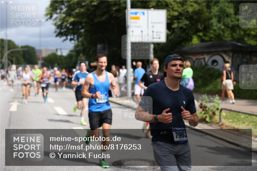29.06.2025 - hella hamburg halbmarathon Yannick Fuchs http://msf.ph/oto/8176253 29.06.2025 10:41:50 20KM 51, 1460, 1592, 1604, 1613, 1696, 2284, 2839, 2864, 2869, 2953, 3976, 4093, 4377, 4528, 5022, 5650, 6009, 6134, 6168, 6716, 7962, 8693, 8852, 9626, 10969, 10988, 11021, 11283, 11518, 12679, 12685, 12706, 12724, 12870, 13223, 13672, 14618, 14619, 14730, 15333, 15350, 15451, 15478, 15479, 15973, 17172, 17229, 17451, 17743, 17846, 17905, 17915, 17979, 18104, 18758, 18856, 18922, 18974, 19127, 19181 meine-sportfotos.de