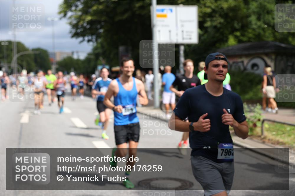 29.06.2025 - hella hamburg halbmarathon Yannick Fuchs http://msf.ph/oto/8176259 29.06.2025 10:41:50 20KM 51, 1460, 1592, 1604, 1613, 1696, 2284, 2839, 2864, 2869, 2953, 3976, 4093, 4377, 4528, 5022, 5650, 6009, 6134, 6168, 6716, 7962, 8693, 8852, 9626, 10969, 10988, 11021, 11283, 11518, 12679, 12685, 12706, 12724, 12870, 13223, 13672, 14618, 14619, 14730, 15333, 15350, 15451, 15478, 15479, 15973, 17172, 17229, 17451, 17743, 17846, 17905, 17915, 17979, 18104, 18758, 18856, 18922, 18974, 19127, 19181 meine-sportfotos.de